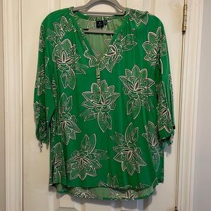 Green floral print top